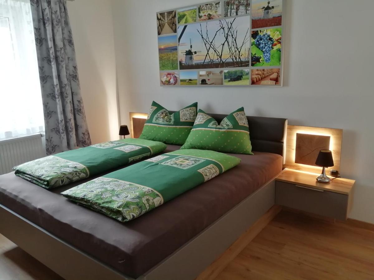 Wohlfuehlhof Bachzelt Hotel Weitersfeld Room photo
